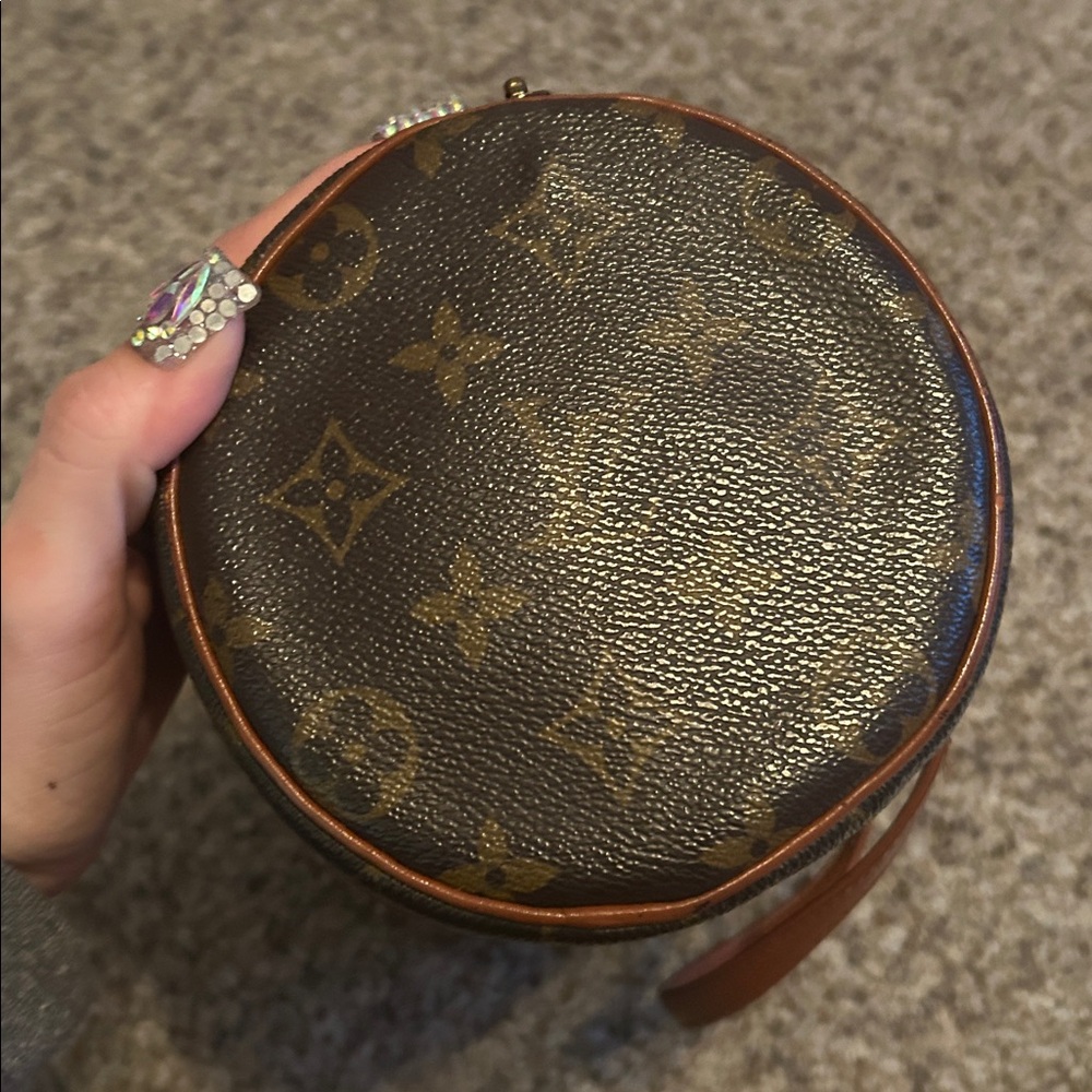 Louis Vuitton Papillion Bag - Picture 6 of 14